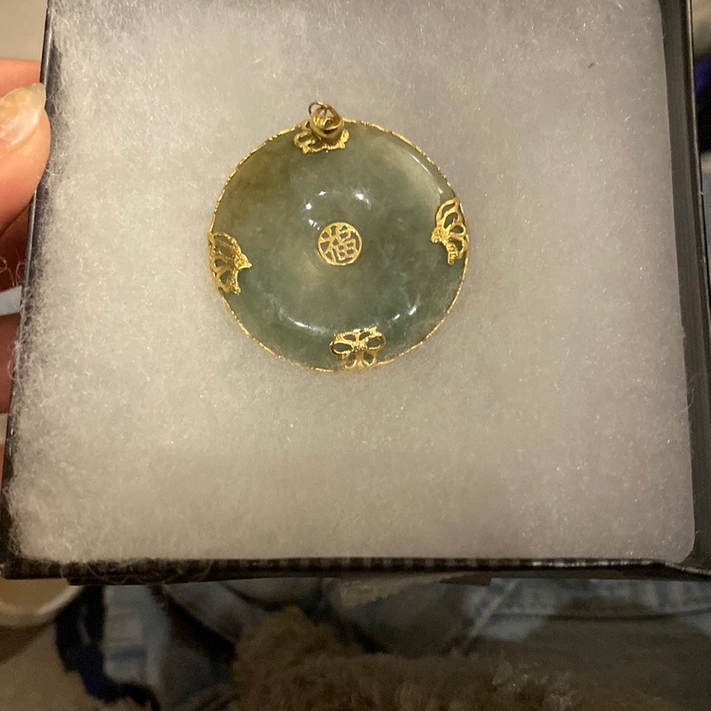 Elegant Jade and Gold Pendant